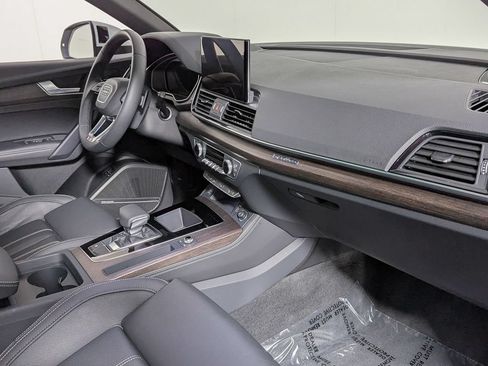 Used 2024 Audi Q5 e Premium Plus w/ Premium Plus Package AWD/4WD image 29