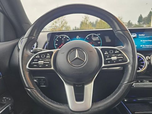 Used 2022 Mercedes-Benz EQB 350 4MATIC image 34