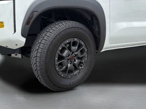 Used 2023 Nissan Frontier PRO-4X w/ Pro-4X Premium Package AWD/4WD image 37