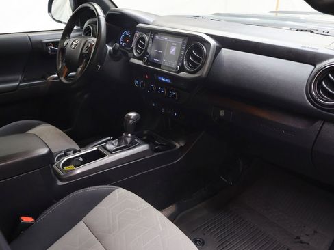 Used 2023 Toyota Tacoma TRD Sport AWD/4WD image 11