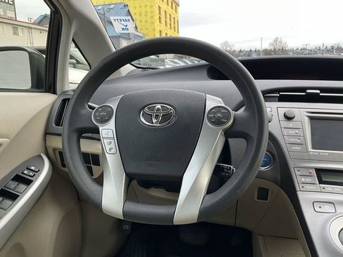 Used 2012 Toyota Prius Three image 18