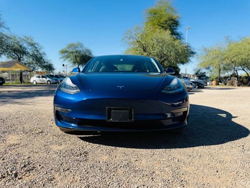 Used 2018 Tesla Model 3 Mid Range image 2