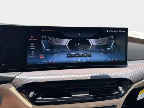 New 2026 BMW 330i Sedan w/ Premium Package RWD image 21
