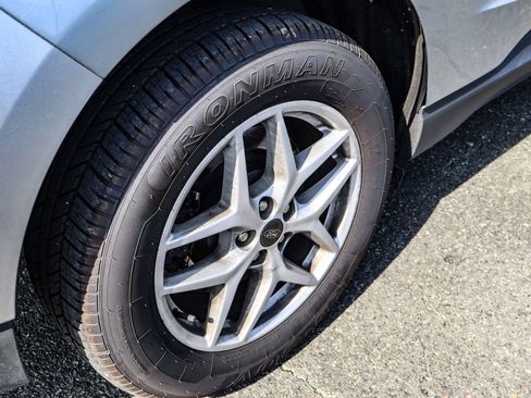 Used 2024 Ford Edge SEL image 40