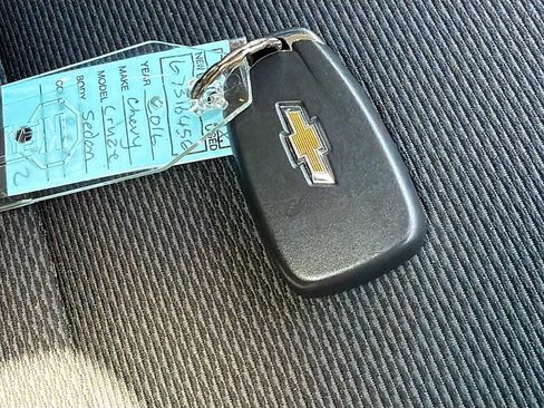Used 2016 Chevrolet Cruze LT w/ Convenience Package FWD image 33