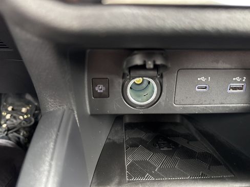 Used 2025 Nissan Versa SR image 29