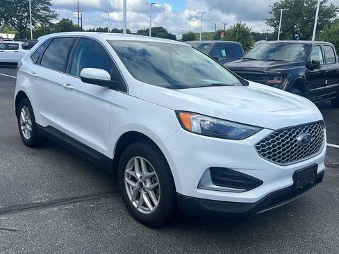Used 2023 Ford Edge SEL AWD/4WD image 2