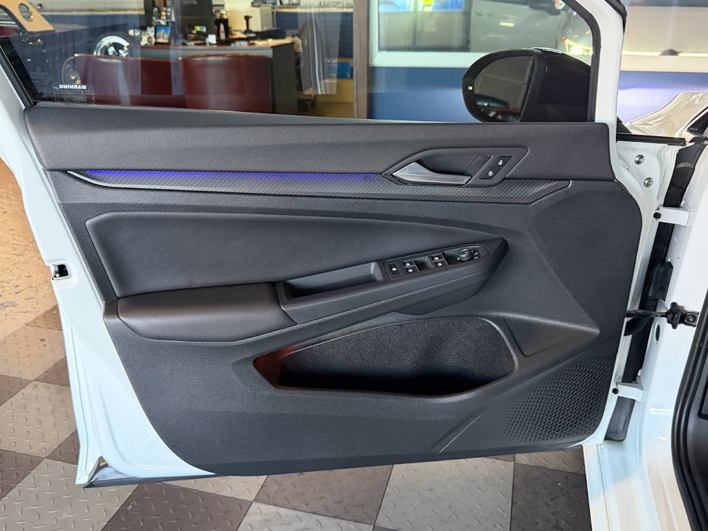 Used 2024 Volkswagen Golf R AWD/4WD image 29