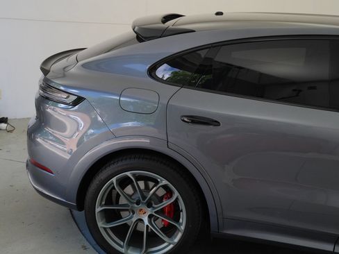 Used 2026 Porsche Cayenne GTS AWD/4WD image 60