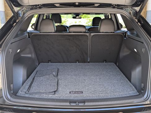 Used 2024 Volkswagen Atlas Cross Sport SEL R-Line image 19