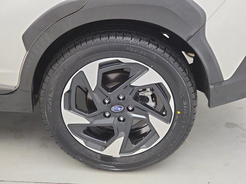 Used 2024 Subaru Crosstrek 2.5i Limited w/ Crosstrek Mirror Package AWD/4WD image 35