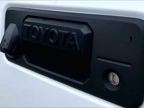 Used 2023 Toyota Tacoma TRD Off-Road w/ Advanced Technology Package AWD/4WD image 30