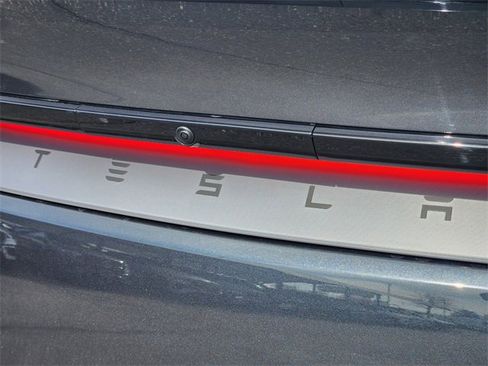 Used 2026 Tesla Model Y AWD image 16