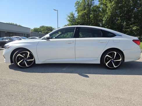 Used 2018 Honda Accord Sport image 6