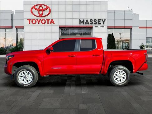 Used 2025 Toyota Tacoma SR5 image 6
