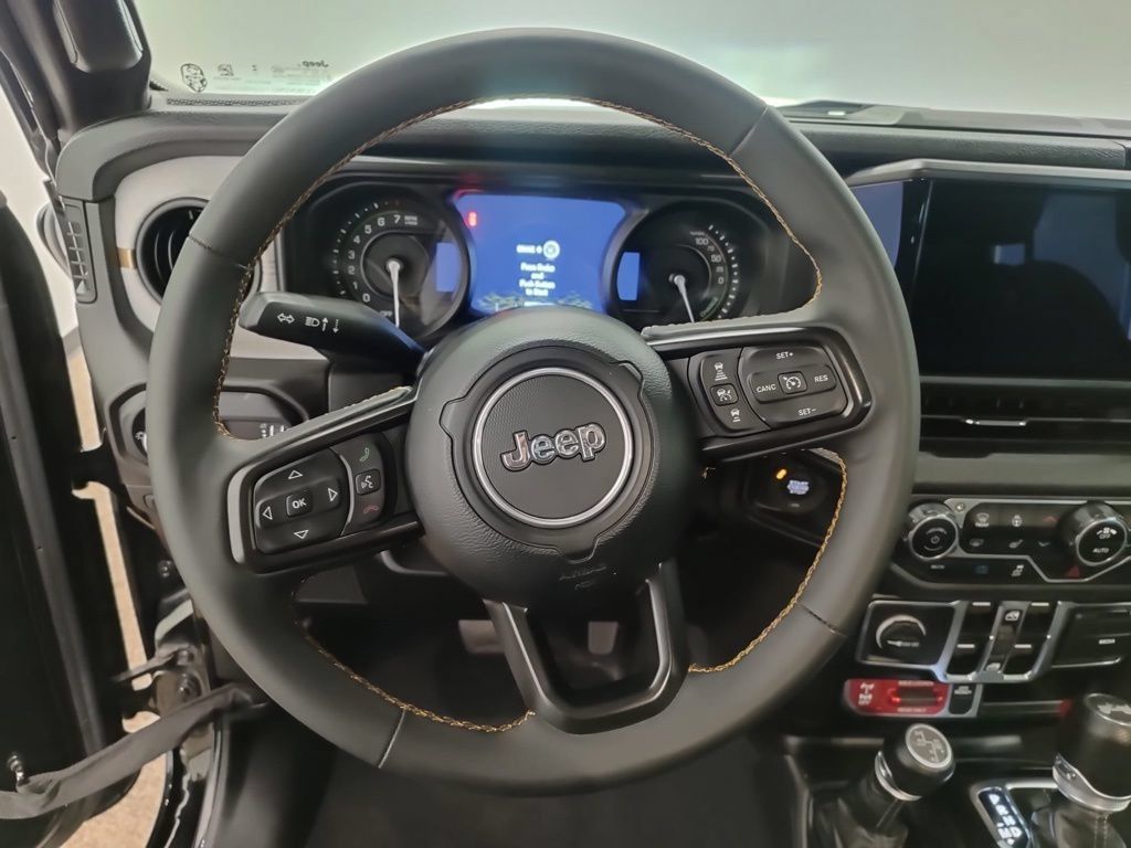 Used 2024 Jeep Wrangler Unlimited AWD/4WD image 14
