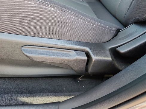 Used 2024 Subaru Crosstrek 2.0i image 15