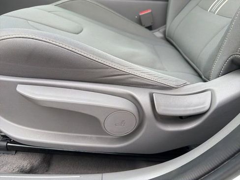 Used 2024 Hyundai Elantra SEL image 18