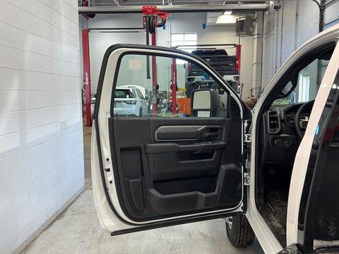 New 2024 RAM 3500 Tradesman AWD/4WD image 9