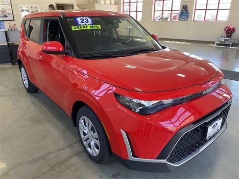 Used 2023 Kia Soul LX image 8