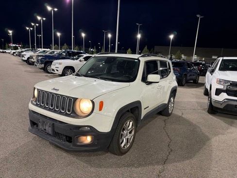 Used 2016 Jeep Renegade Latitude AWD/4WD image 2