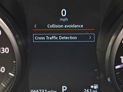 Used 2019 Land Rover Range Rover Evoque image 11