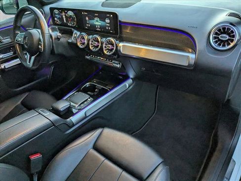 Used 2021 Mercedes-Benz GLB 250 4MATIC image 21