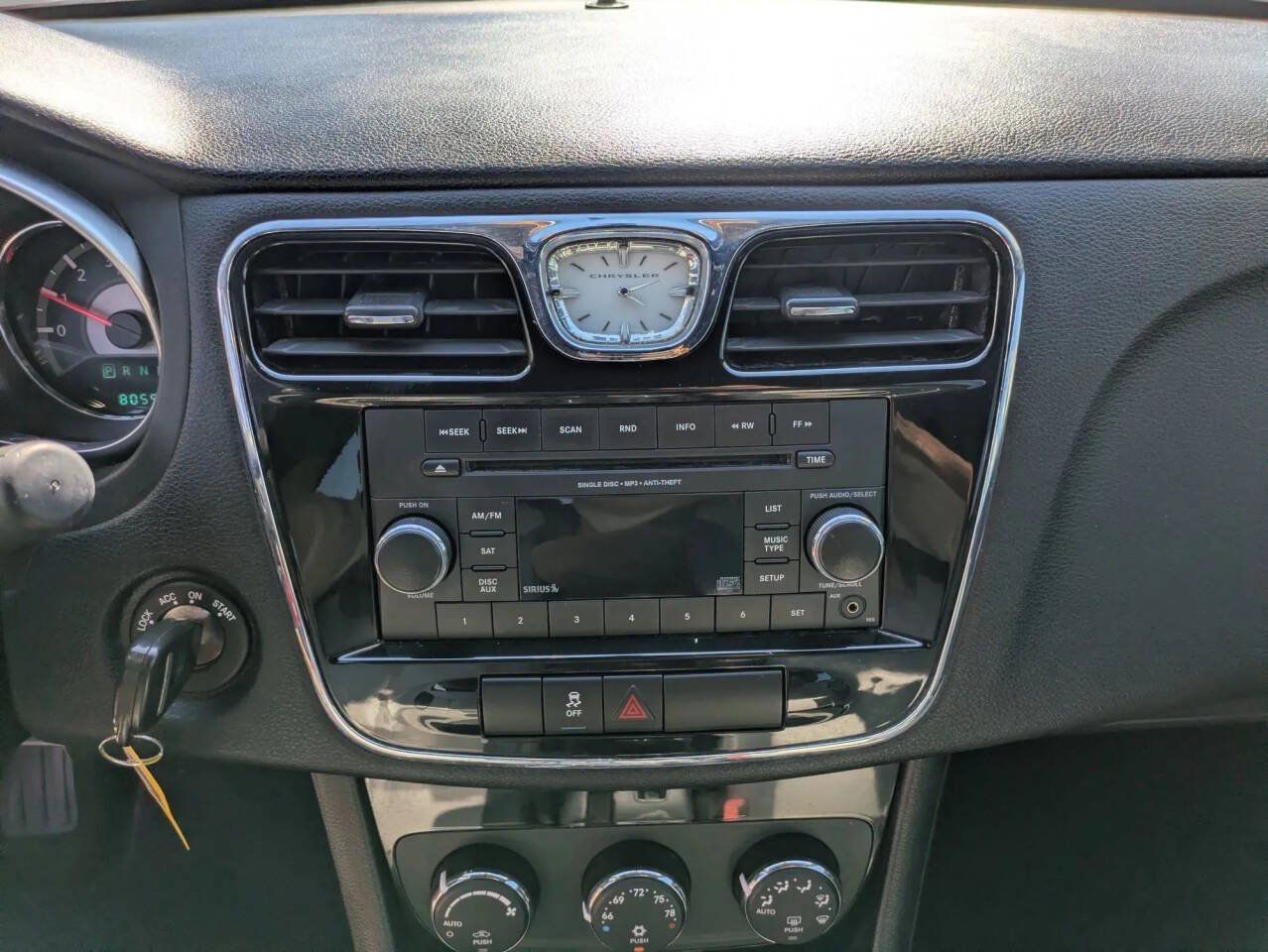 Used 2012 Chrysler 200 Touring FWD image 24