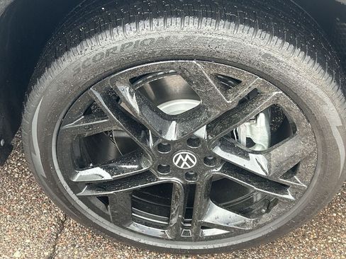 New 2026 Volkswagen Tiguan SE R-Line AWD/4WD image 6