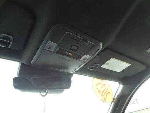 Used 2025 Toyota Tacoma SR5 image 37