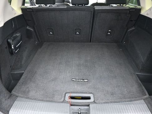 Used 2023 Nissan Rogue SV image 14