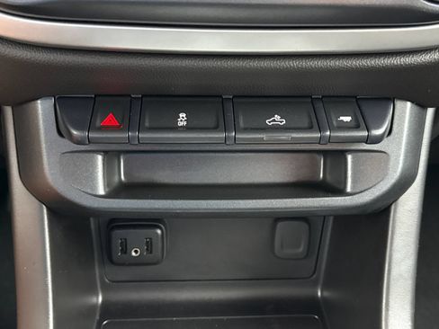 Used 2019 Chevrolet Colorado LT RWD image 24