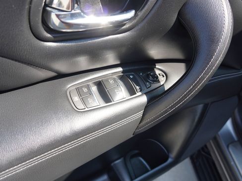 Used 2016 INFINITI QX80 4WD w/ Deluxe Technology Package image 19