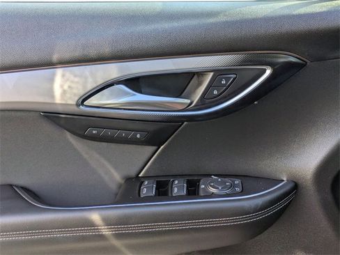 Used 2025 Buick Envision Sport Touring image 12