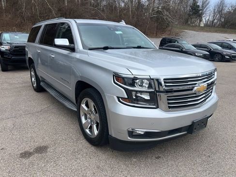 Used 2015 Chevrolet Suburban LTZ image 2