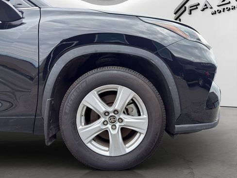 Used 2020 Toyota Highlander LE AWD/4WD image 23