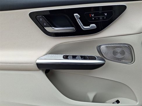 Used 2025 Mercedes-Benz GLC 300 GLC 300 image 12