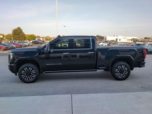 Used 2024 GMC Sierra 2500 Denali Ultimate w/ Max Trailering Package image 5
