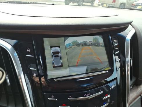 Used 2015 Cadillac Escalade Luxury RWD image 27