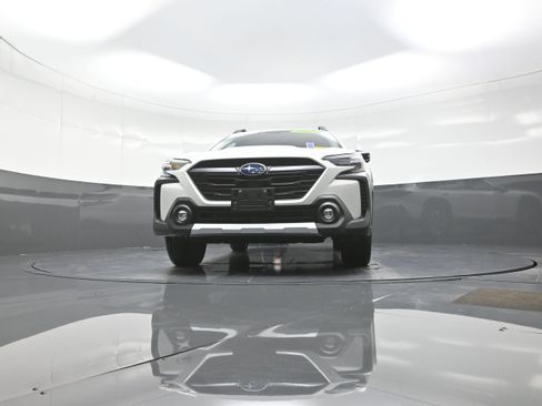 Used 2023 Subaru Outback Limited image 10