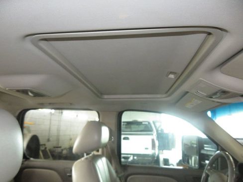 Used 2010 GMC Sierra 2500 SLT w/ SLT Convenience Package AWD/4WD image 37
