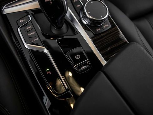 Used 2023 BMW 530i w/ Premium Package image 39