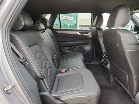 Used 2025 Volkswagen Atlas Cross Sport SE FWD image 14