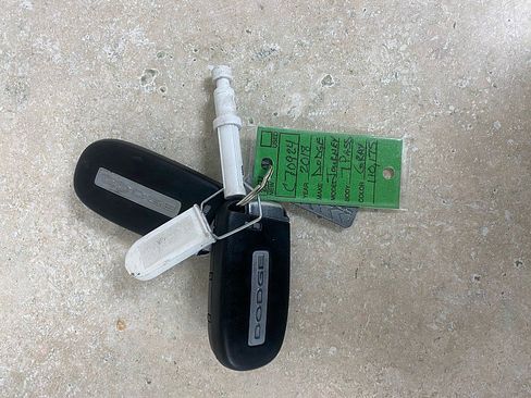 Used 2018 Dodge Journey SE image 26