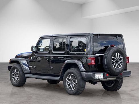 Used 2024 Jeep Wrangler Unlimited Sahara AWD/4WD image 4