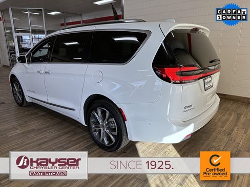 Certified 2021 Chrysler Pacifica Pinnacle image 3
