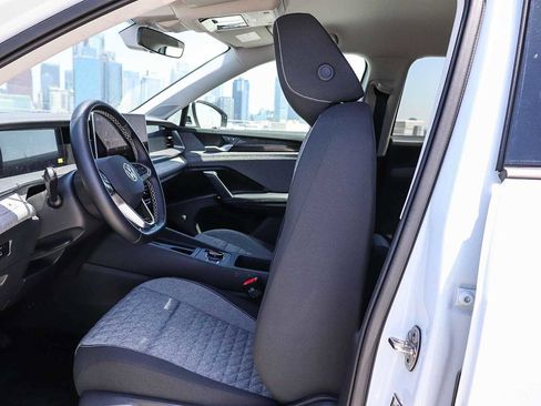 New 2025 Volkswagen Tiguan S FWD image 16