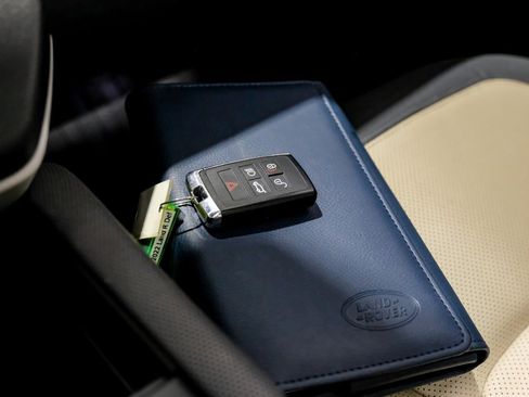 Used 2022 Land Rover Defender 90 X-Dynamic S image 48