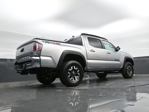 Used 2022 Toyota Tacoma TRD Off-Road image 32