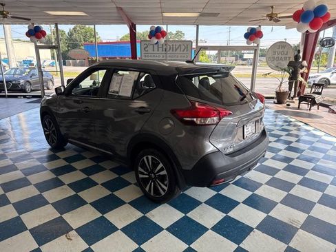 Used 2019 Nissan Kicks SR w/ SR Premium Package FWD image 5